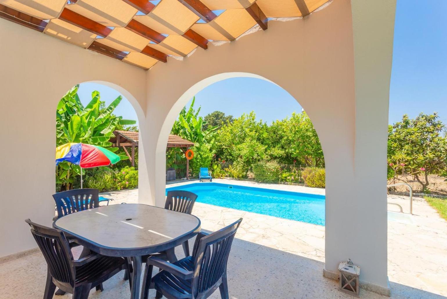 Sun Beach Villa Thio Polis 外观 照片