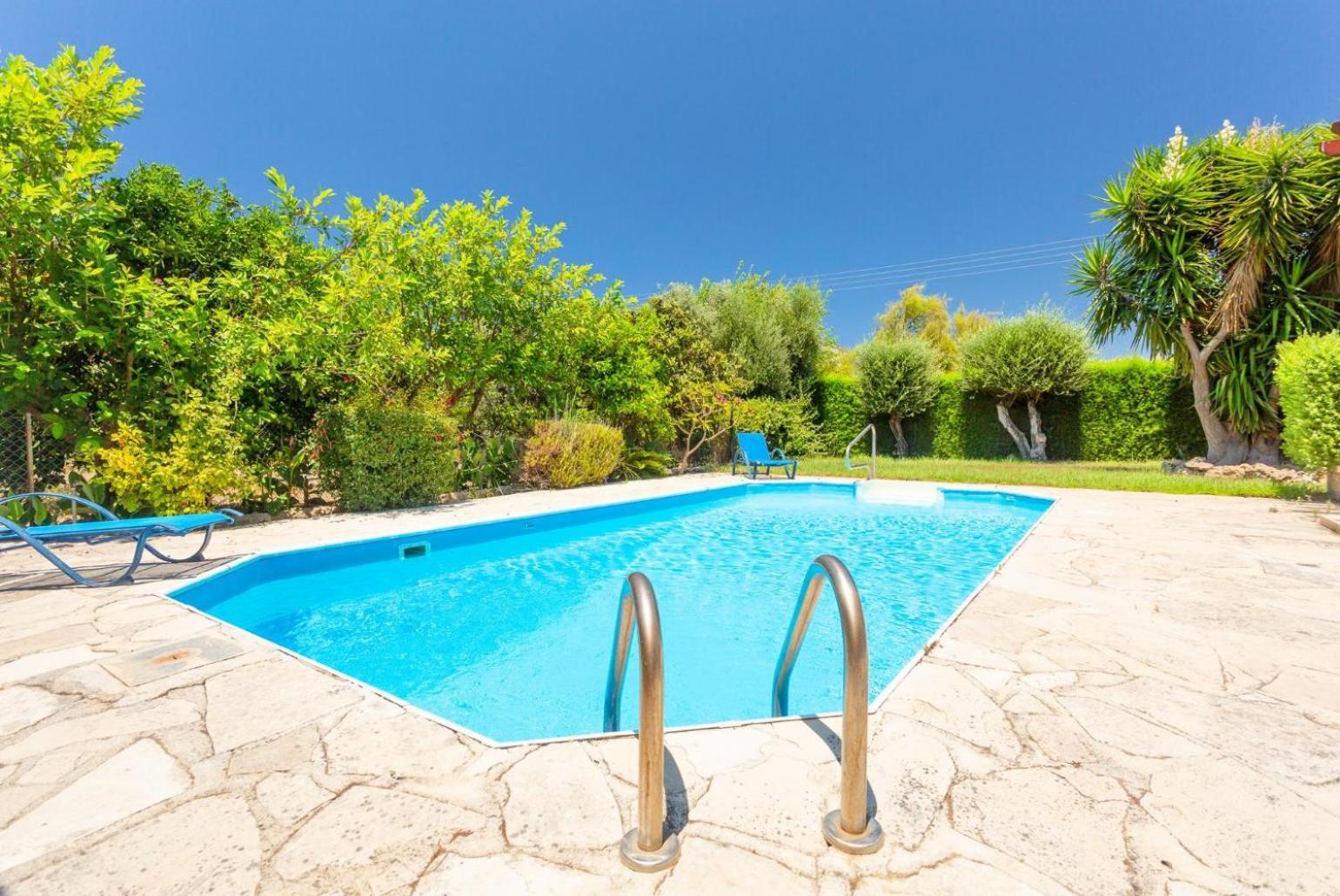 Sun Beach Villa Thio Polis 外观 照片