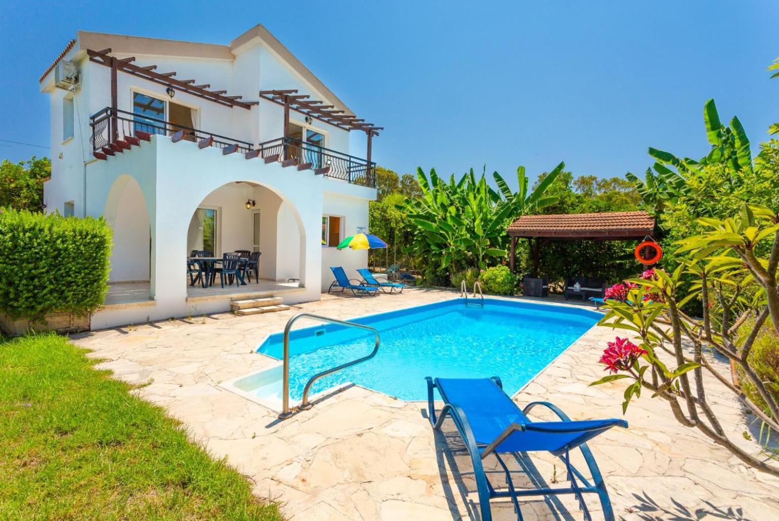 Sun Beach Villa Thio Polis 外观 照片