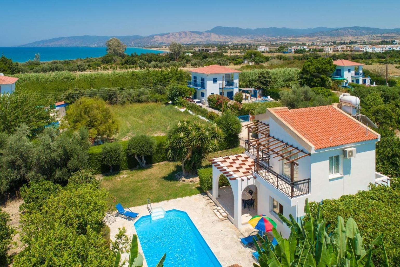 Sun Beach Villa Thio Polis 外观 照片